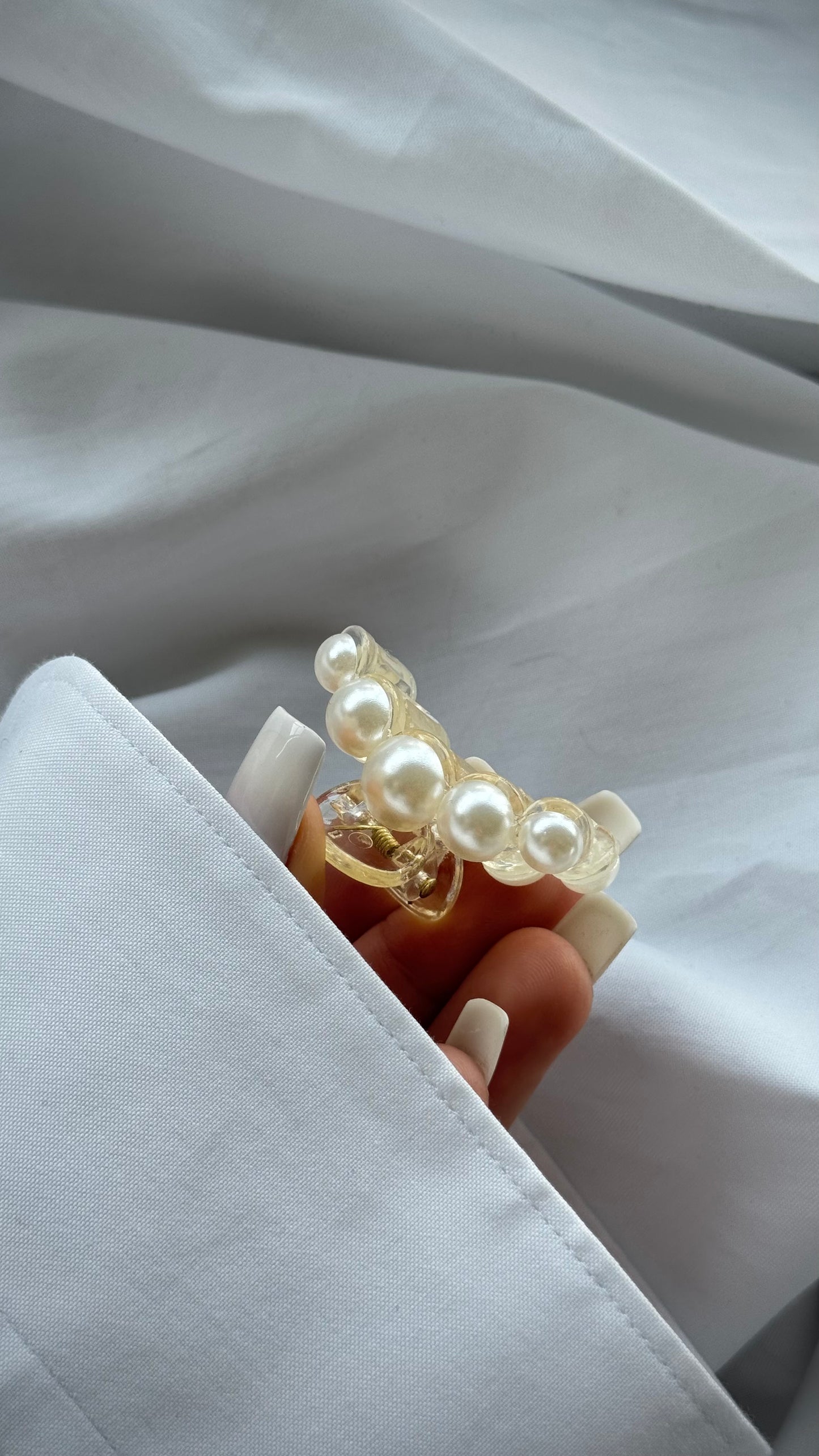 İnci İşlemeli Şeffaf Mini Mandallı Toka - Zarif ve Küçük Saç Aksesuarı