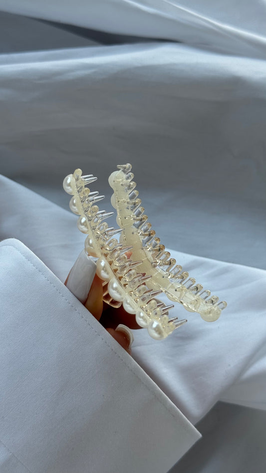 Tek Sıra İnci Dizili Şeffaf Mandallı Toka