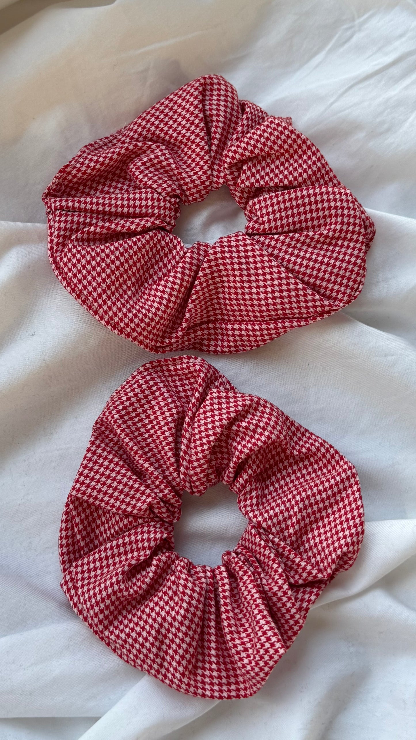 2'li Pötikare Desenli Lastik Toka - Şık ve Canlı Scrunchie Saç Aksesuarı