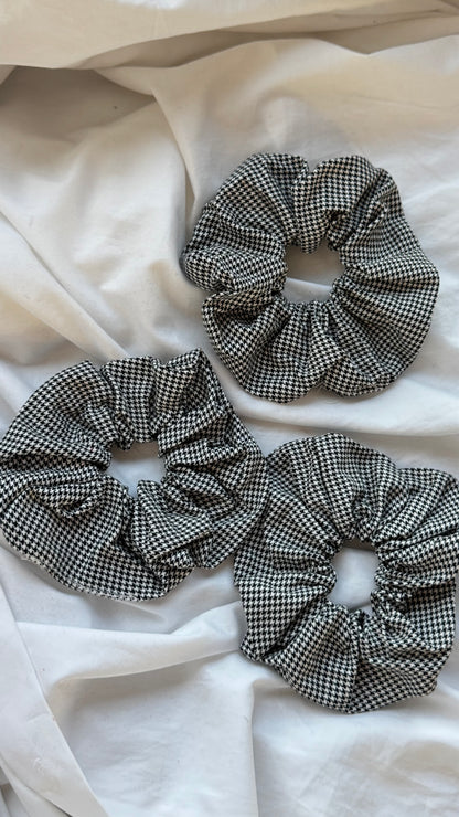 3'lü Pötikare Desenli Lastik Toka - Şık ve Canlı Scrunchie Saç Aksesuarı