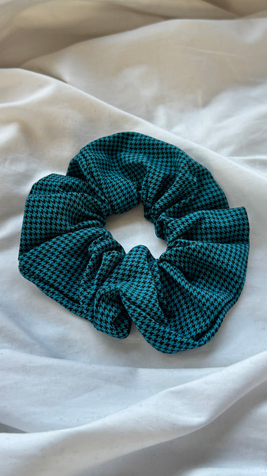 Pötikare Desenli Lastik Toka - Şık ve Canlı Scrunchie Saç Aksesuarı