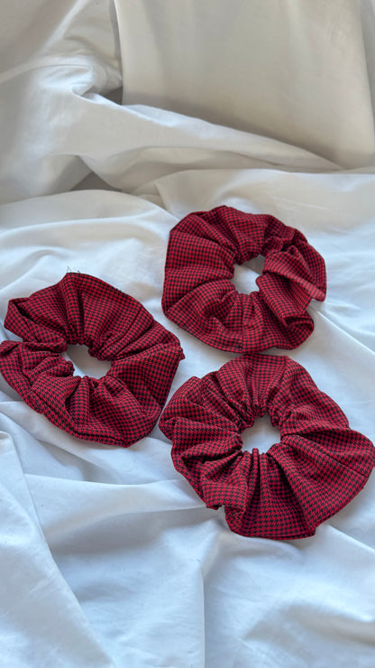 3'lü Pötikare Desenli Lastik Toka - Şık ve Canlı Scrunchie Saç Aksesuarı