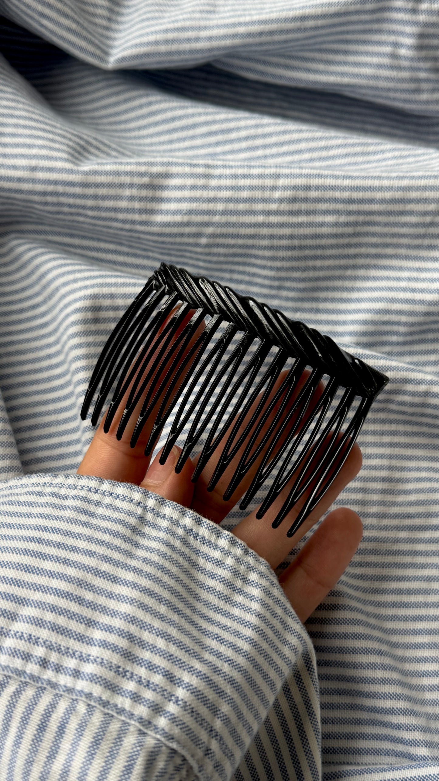 Burgu Desenli Yan Saç Tarağı - Retro Şık Topuz ve Yan Saç Aksesuarı