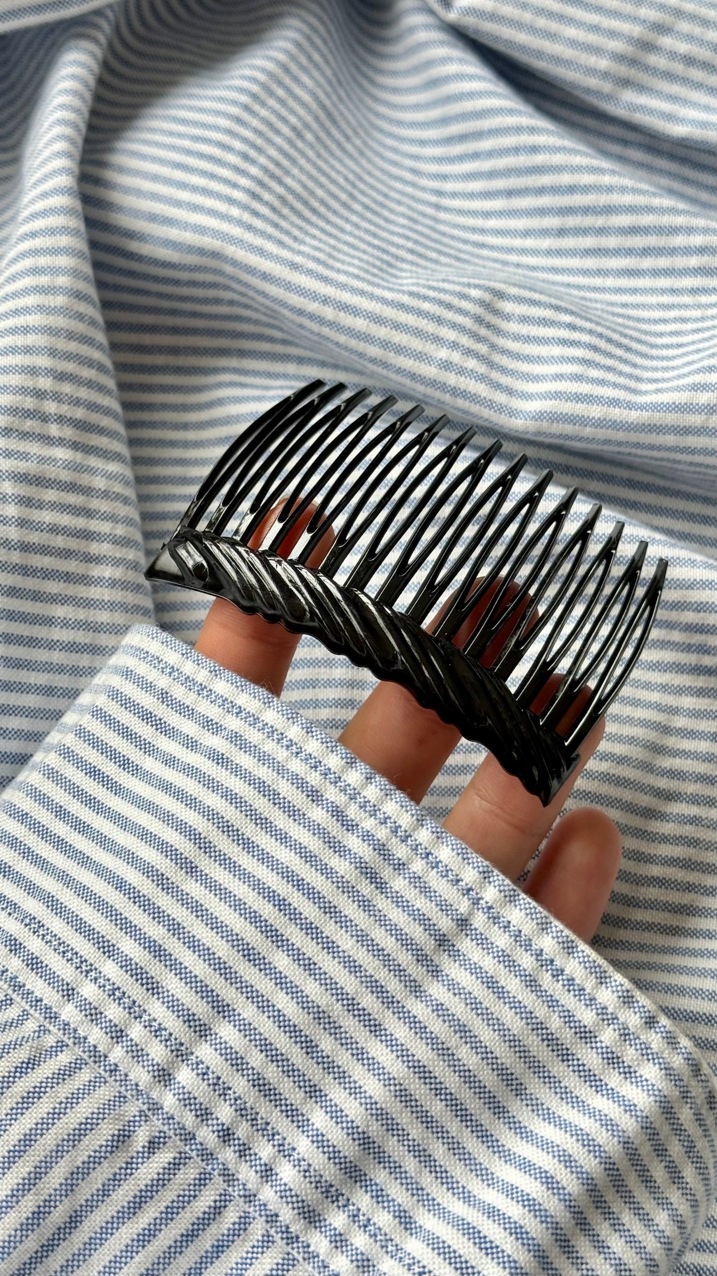 Burgu Desenli Yan Saç Tarağı - Retro Şık Topuz ve Yan Saç Aksesuarı