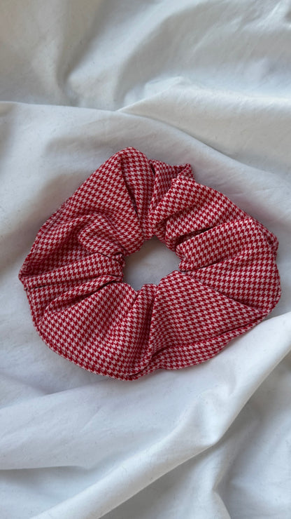 Pötikare Desenli Lastik Toka - Şık ve Canlı Scrunchie Saç Aksesuarı