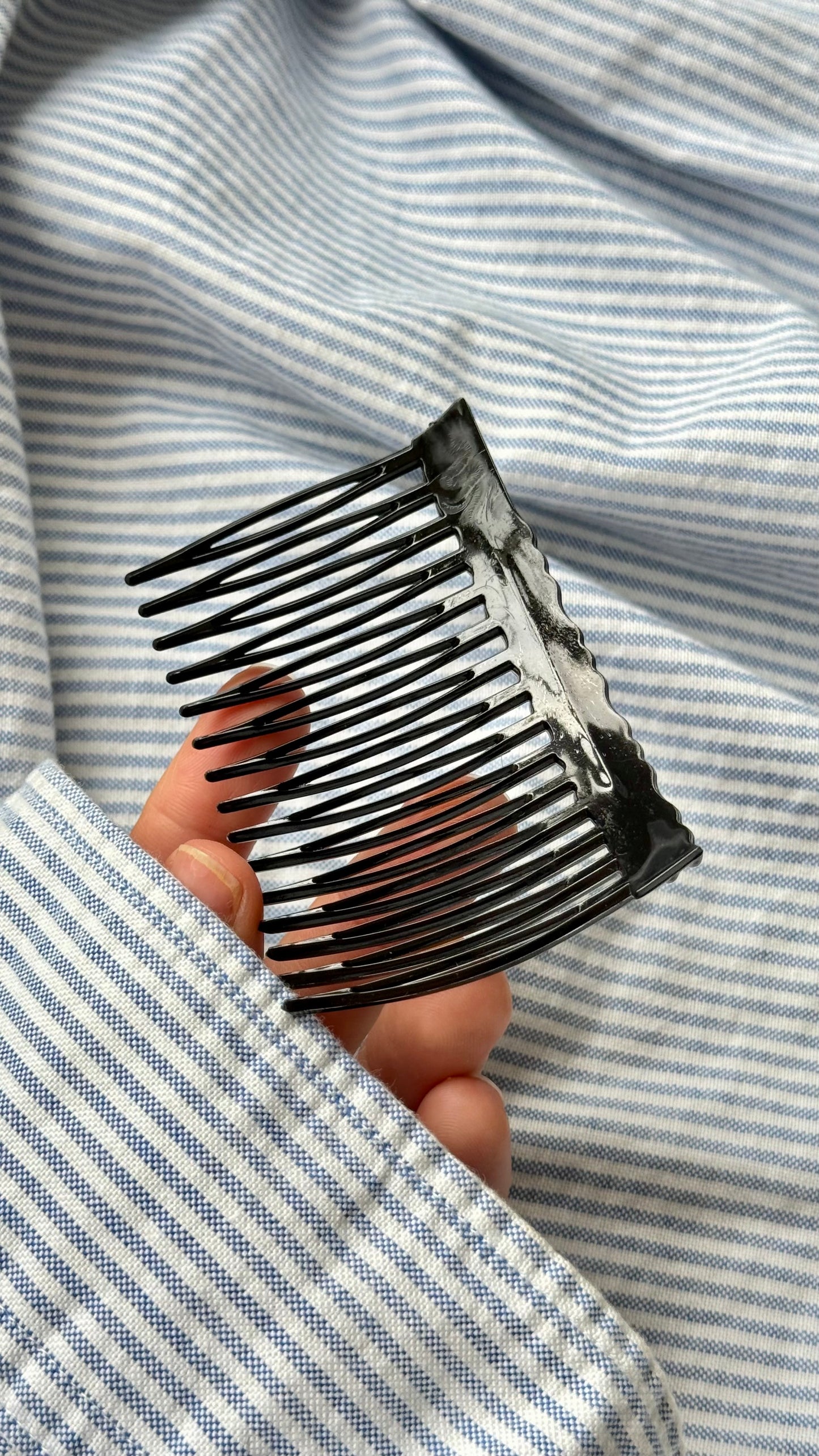 Burgu Desenli Yan Saç Tarağı - Retro Şık Topuz ve Yan Saç Aksesuarı