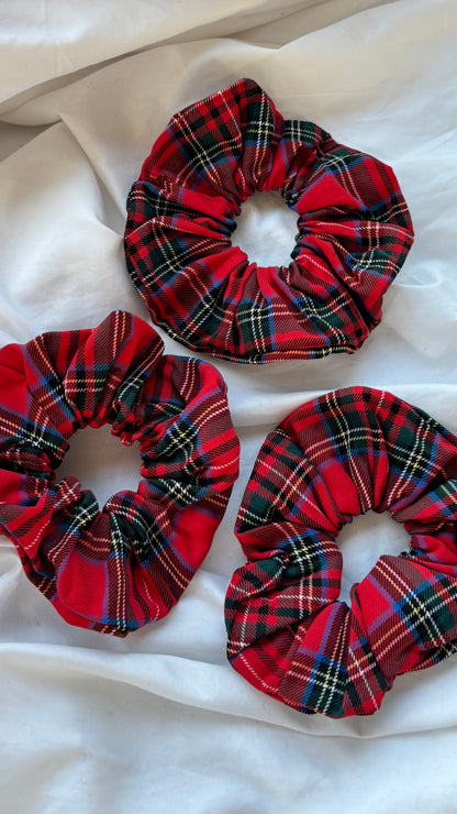 3'lü Pötikare Desenli Lastik Toka - Şık ve Canlı Scrunchie Saç Aksesuarı