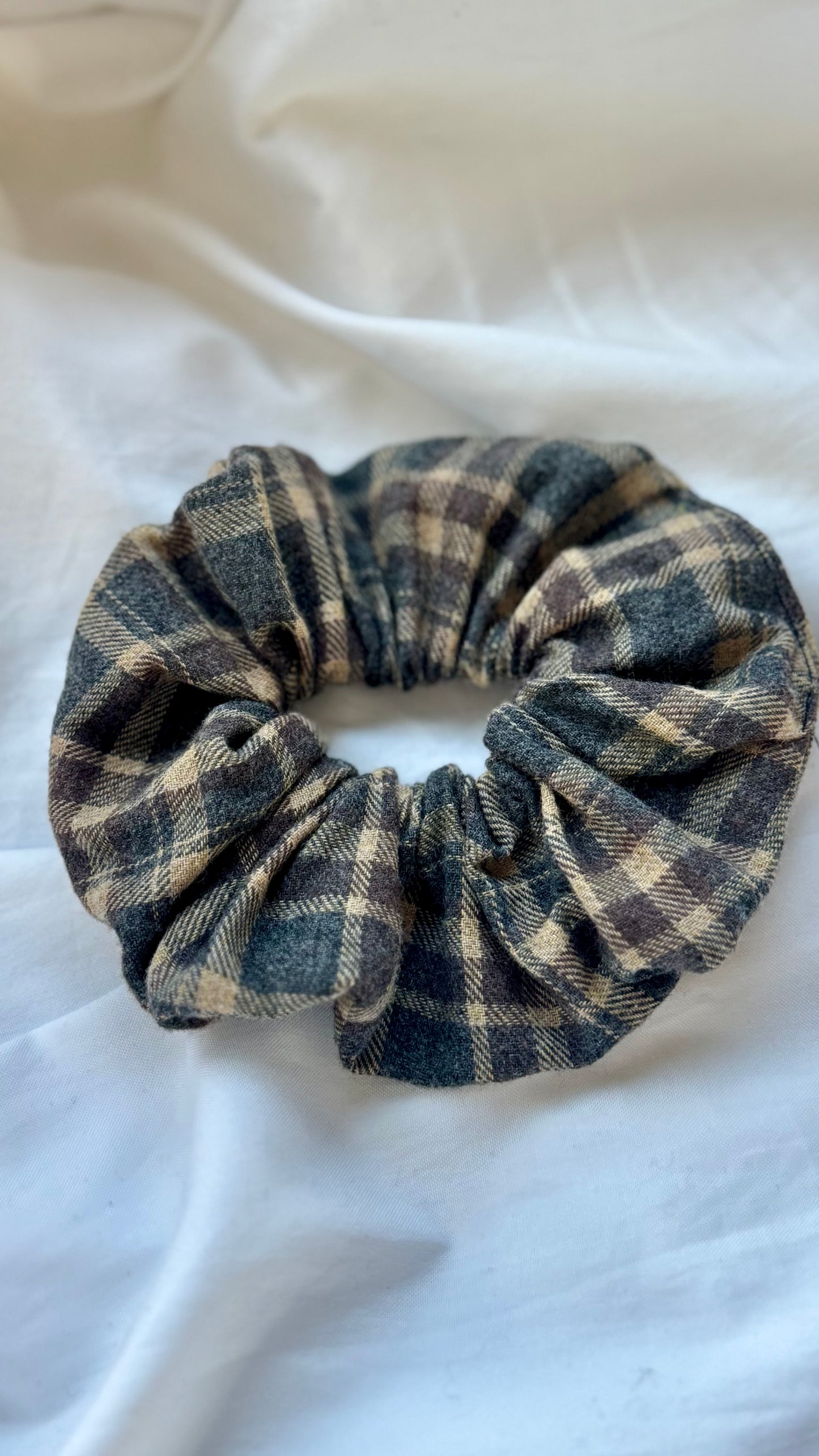 Ekose Desenli Lastik Toka - Kışlık Yumuşak Flanel Scrunchie Saç Aksesuarı