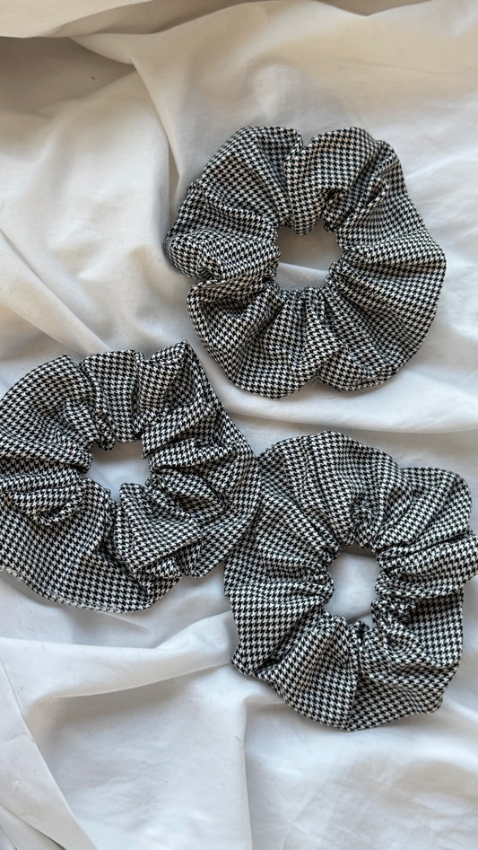 3'lü Pötikare Desenli Lastik Toka - Şık ve Canlı Scrunchie Saç Aksesuarı