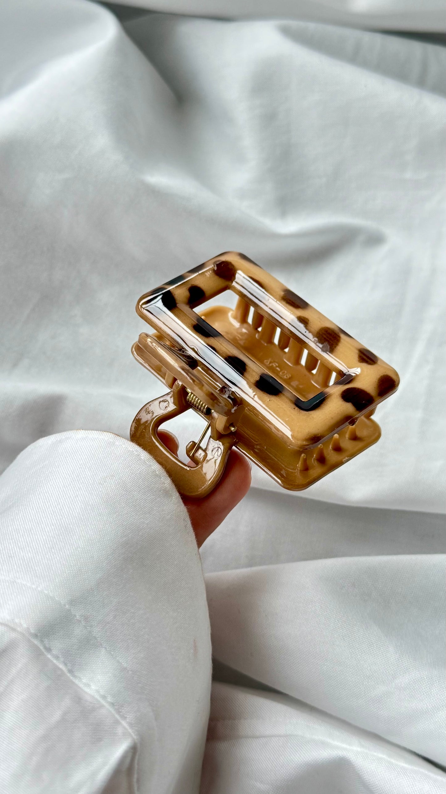 Leopar Desenli Dikdörtgen Büyük Boy Mandal Toka - Retro Şık Saç Aksesuarı