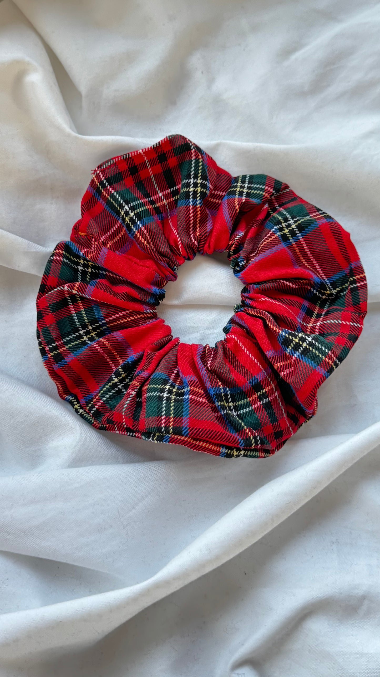 Pötikare Desenli Lastik Toka - Şık ve Canlı Scrunchie Saç Aksesuarı