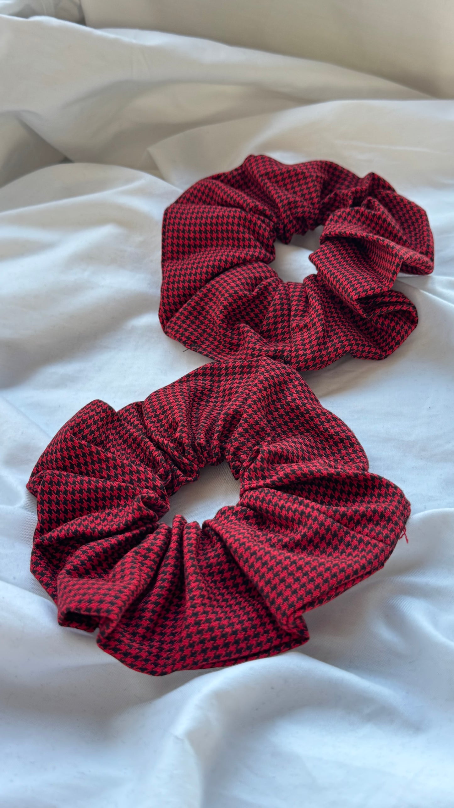 2'li Pötikare Desenli Lastik Toka - Şık ve Canlı Scrunchie Saç Aksesuarı