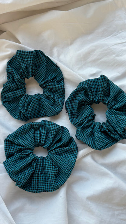 3'lü Pötikare Desenli Lastik Toka - Şık ve Canlı Scrunchie Saç Aksesuarı