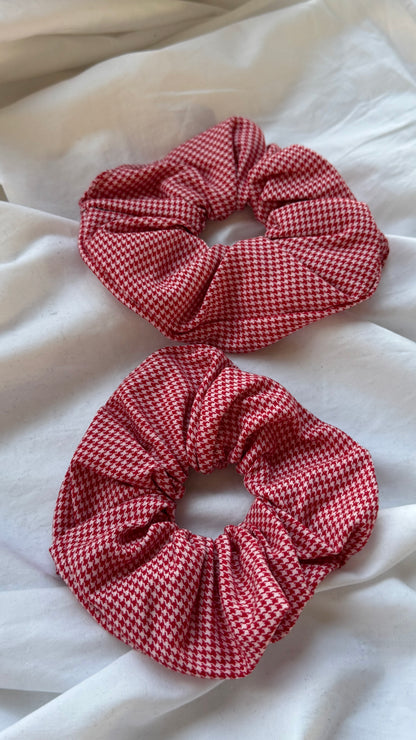 2'li Pötikare Desenli Lastik Toka - Şık ve Canlı Scrunchie Saç Aksesuarı