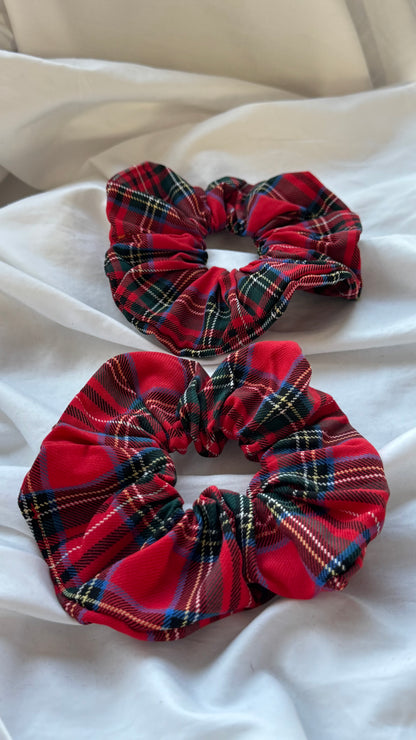 2'li Pötikare Desenli Lastik Toka - Şık ve Canlı Scrunchie Saç Aksesuarı