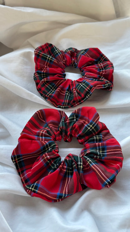 2'li Pötikare Desenli Lastik Toka - Şık ve Canlı Scrunchie Saç Aksesuarı