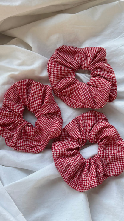 3'lü Pötikare Desenli Lastik Toka - Şık ve Canlı Scrunchie Saç Aksesuarı