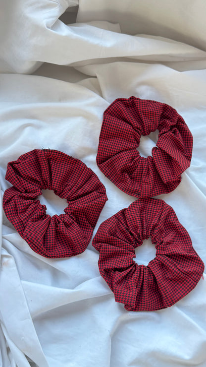 3'lü Pötikare Desenli Lastik Toka - Şık ve Canlı Scrunchie Saç Aksesuarı