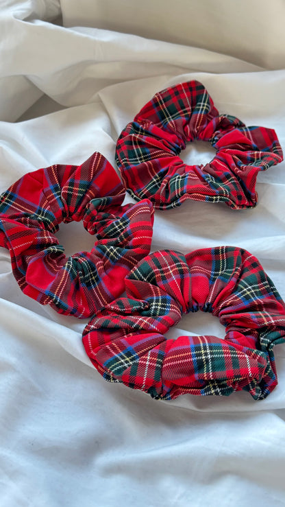 3'lü Pötikare Desenli Lastik Toka - Şık ve Canlı Scrunchie Saç Aksesuarı