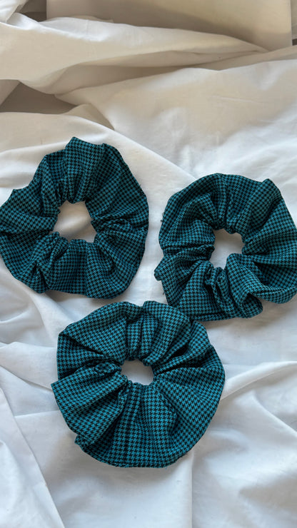 3'lü Pötikare Desenli Lastik Toka - Şık ve Canlı Scrunchie Saç Aksesuarı