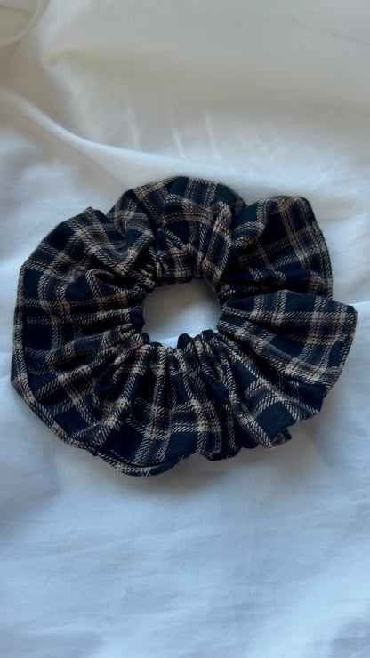 Ekose Desenli Lastik Toka - Kışlık Yumuşak Flanel Scrunchie Saç Aksesuarı