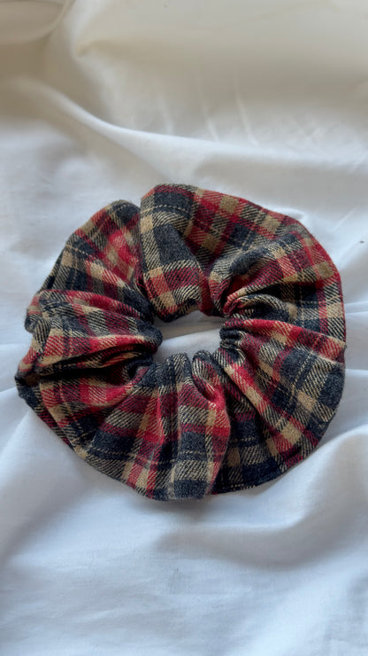 Ekose Desenli Lastik Toka - Kışlık Yumuşak Flanel Scrunchie Saç Aksesuarı