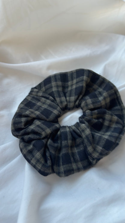 Ekose Desenli Lastik Toka - Kışlık Yumuşak Flanel Scrunchie Saç Aksesuarı