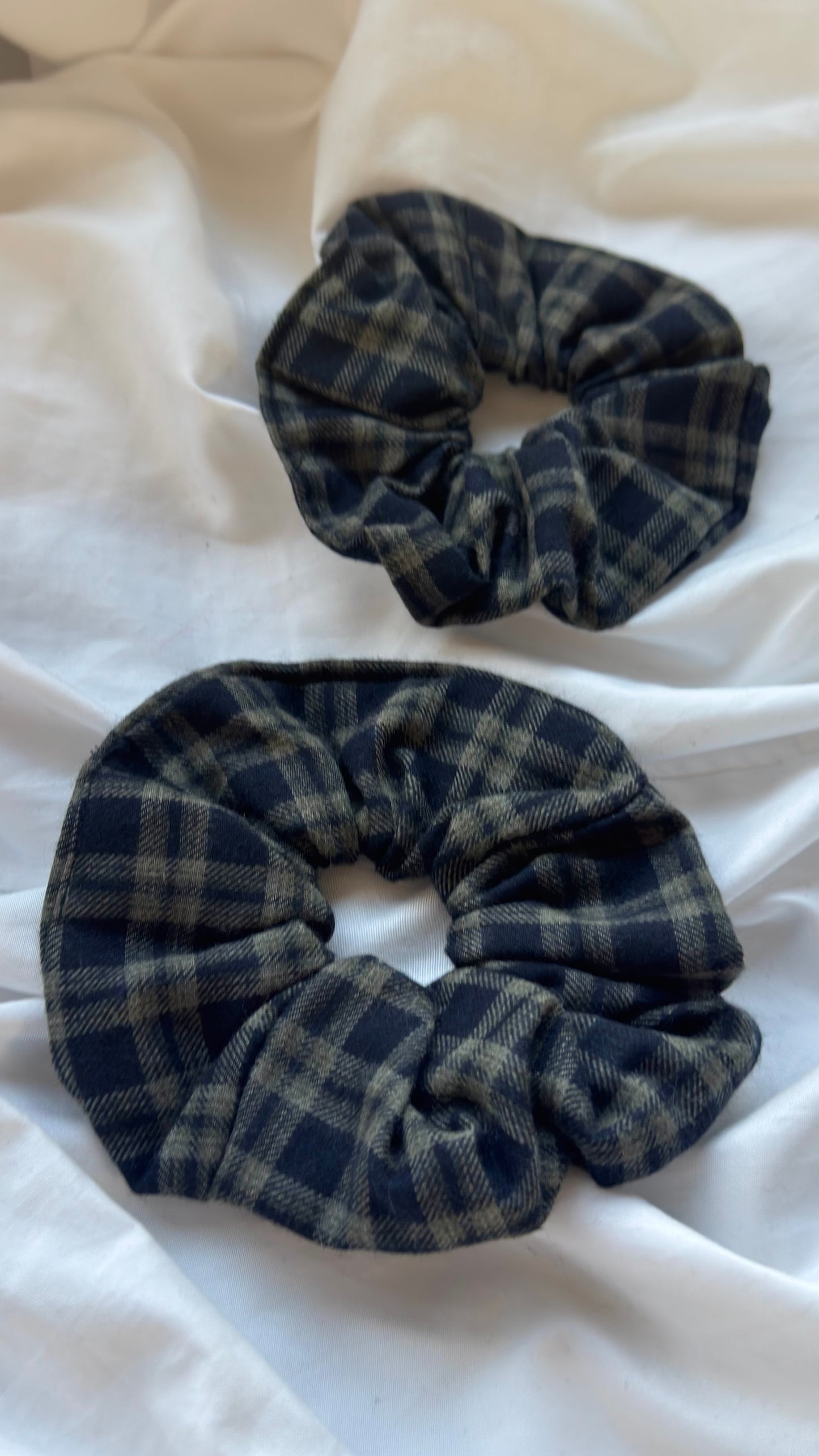 2'li Ekose Desenli Lastik Toka - Kışlık Yumuşak Flanel Scrunchie Saç Aksesuarı