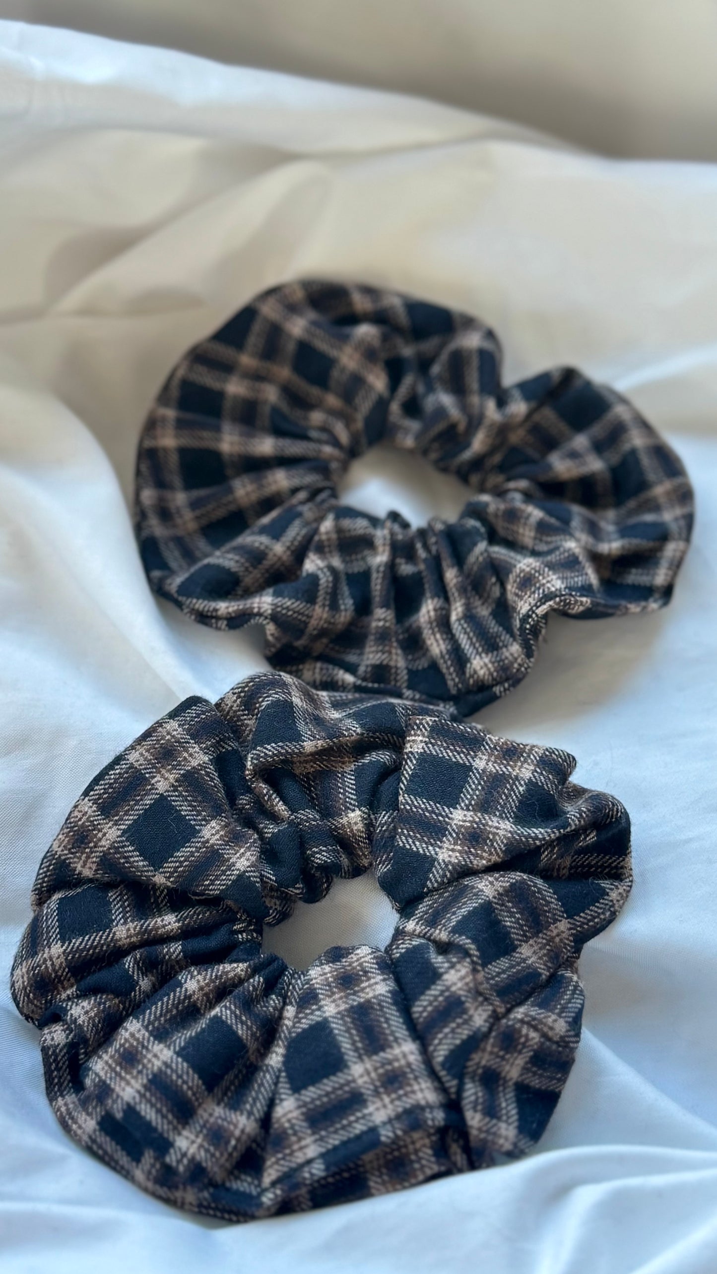 2'li Ekose Desenli Lastik Toka - Kışlık Yumuşak Flanel Scrunchie Saç Aksesuarı