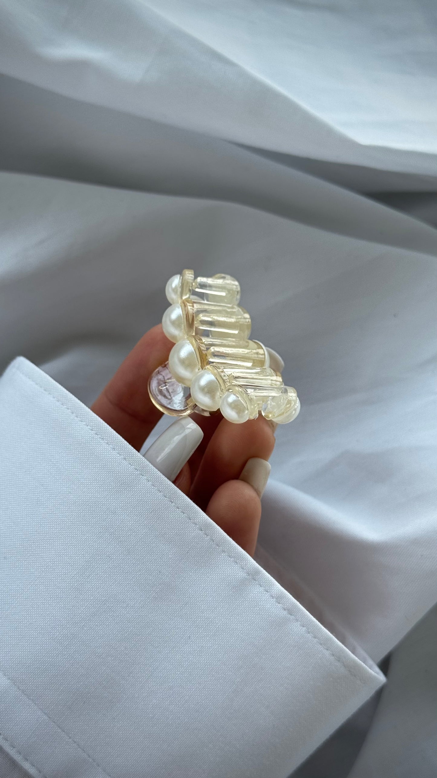 İnci İşlemeli Şeffaf Mini Mandallı Toka - Zarif ve Küçük Saç Aksesuarı